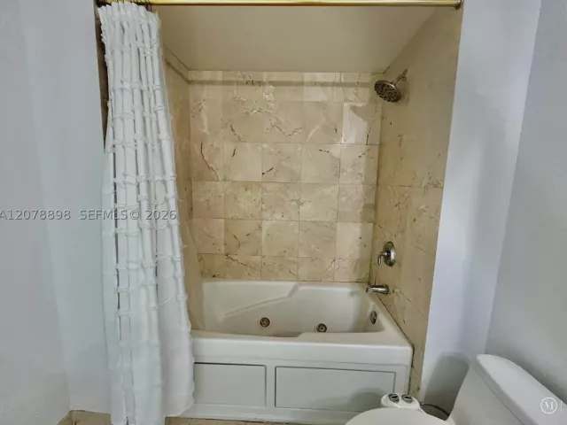 2-bedroom condo for sale in Miami - 1800 N Bayshore Dr 3710 - MondialRealty