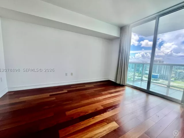 2-bedroom condo for sale in Miami - 1800 N Bayshore Dr 3710 - MondialRealty