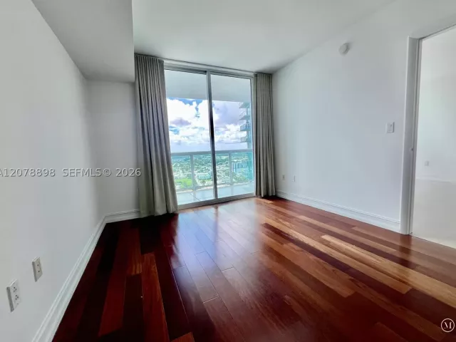 2-bedroom condo for sale in Miami - 1800 N Bayshore Dr 3710 - MondialRealty