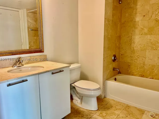 2-bedroom condo for sale in Miami - 1800 N Bayshore Dr 3710 - MondialRealty
