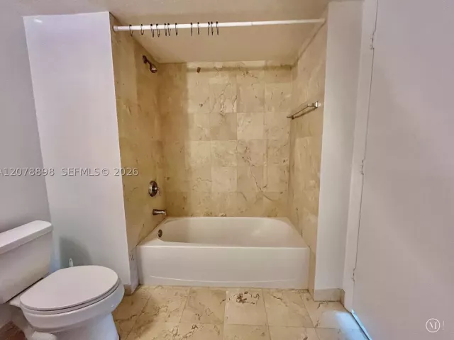2-bedroom condo for sale in Miami - 1800 N Bayshore Dr 3710 - MondialRealty