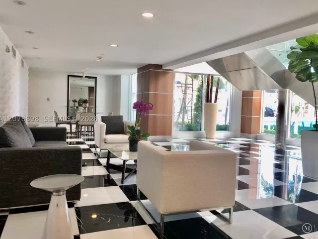 2-bedroom condo for sale in Miami - 1800 N Bayshore Dr 3710 - MondialRealty