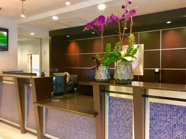 2-bedroom condo for sale in Miami - 1800 N Bayshore Dr 3710 - MondialRealty