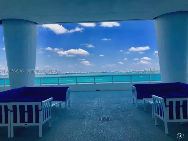 2-bedroom condo for sale in Miami - 1800 N Bayshore Dr 3710 - MondialRealty