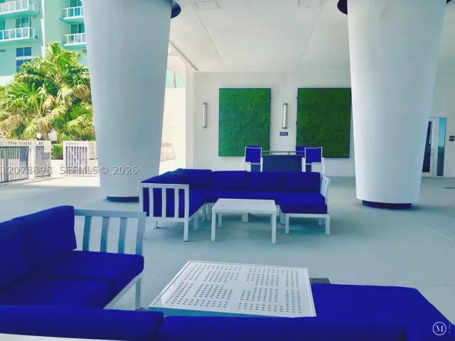 2-bedroom condo for sale in Miami - 1800 N Bayshore Dr 3710 - MondialRealty