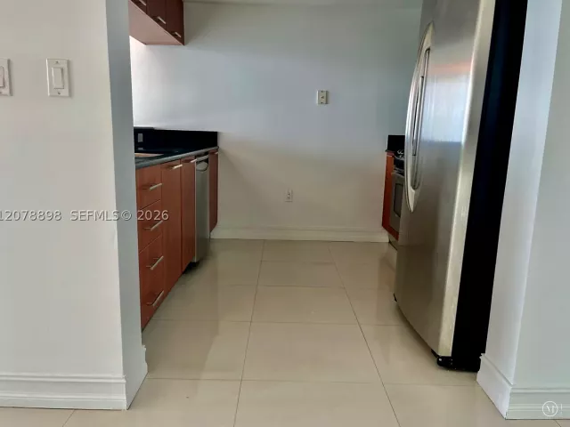 2-bedroom condo for sale in Miami - 1800 N Bayshore Dr 3710 - MondialRealty