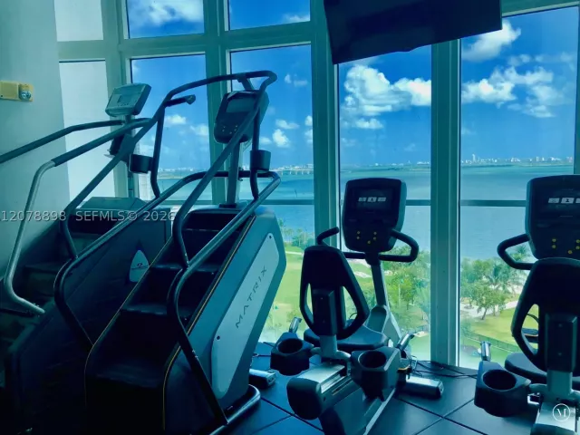 2-bedroom condo for sale in Miami - 1800 N Bayshore Dr 3710 - MondialRealty