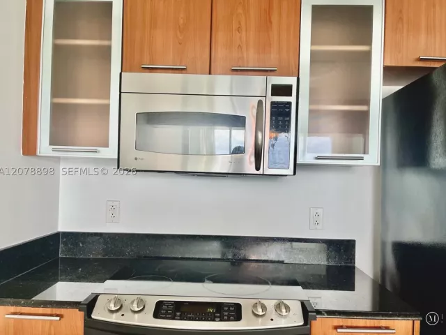 2-bedroom condo for sale in Miami - 1800 N Bayshore Dr 3710 - MondialRealty