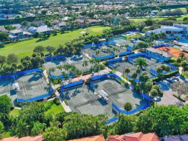 3-bedroom home for rent in Boca Raton - 7477 CAMPO FLORIDO - MondialRealty