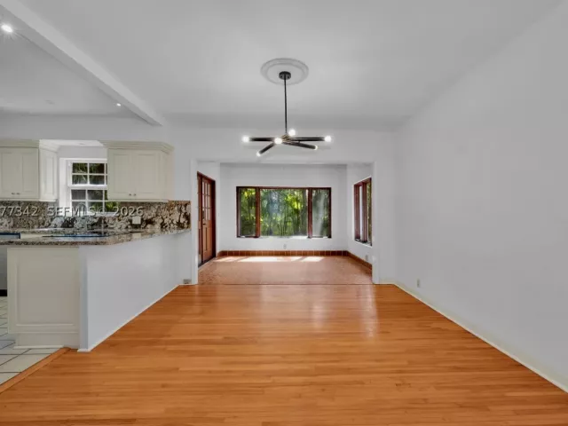 3-bedroom home for sale in Coral Gables - 5111 Maggiore St - MondialRealty