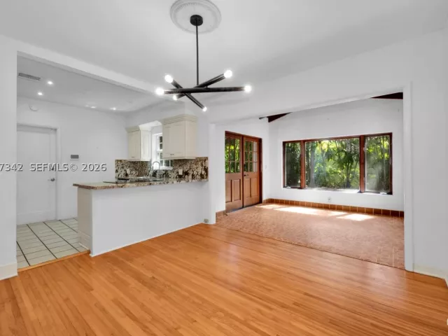 3-bedroom home for sale in Coral Gables - 5111 Maggiore St - MondialRealty