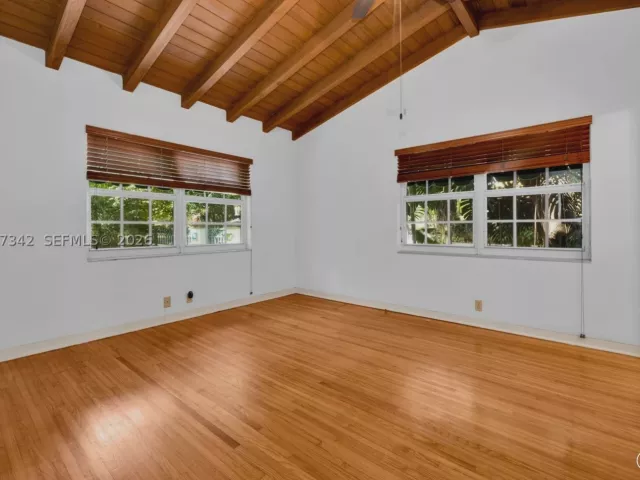 3-bedroom home for sale in Coral Gables - 5111 Maggiore St - MondialRealty