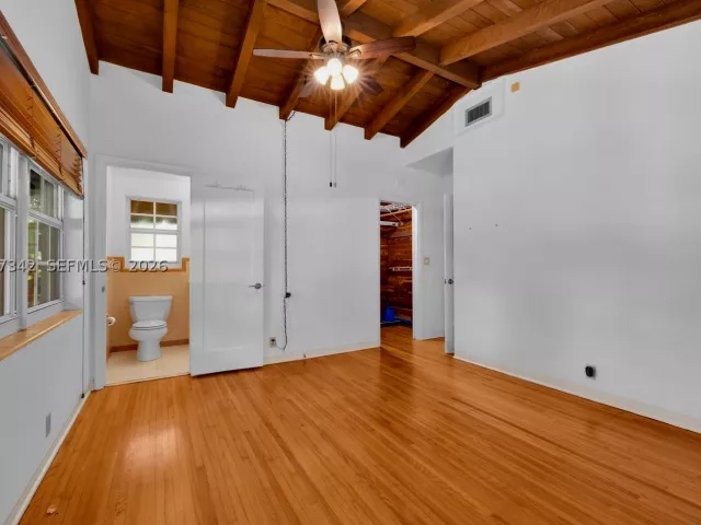 3-bedroom home for sale in Coral Gables - 5111 Maggiore St - MondialRealty