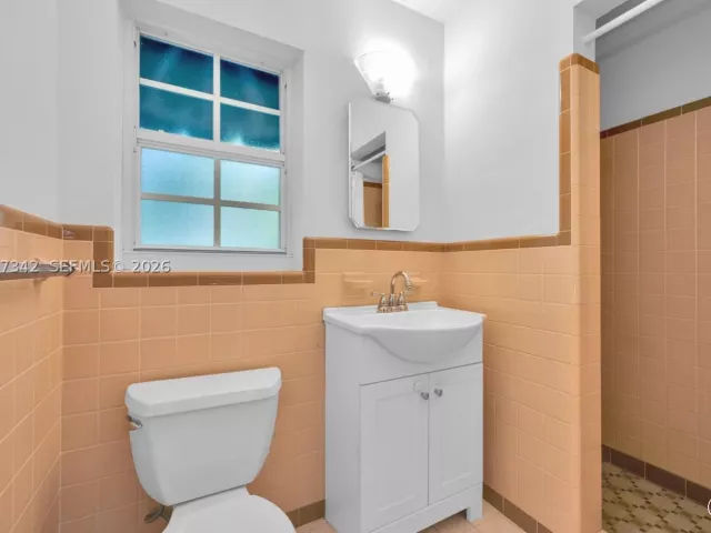 3-bedroom home for sale in Coral Gables - 5111 Maggiore St - MondialRealty