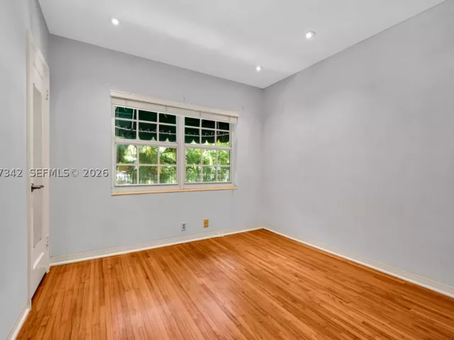 3-bedroom home for sale in Coral Gables - 5111 Maggiore St - MondialRealty