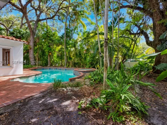 3-bedroom home for sale in Coral Gables - 5111 Maggiore St - MondialRealty