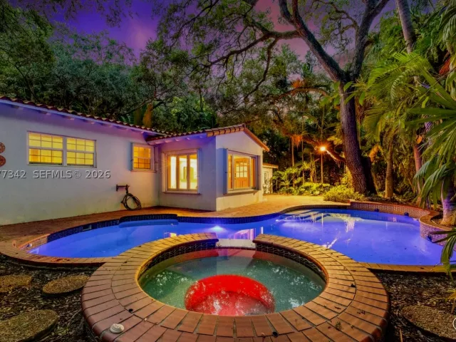 3-bedroom home for sale in Coral Gables - 5111 Maggiore St - MondialRealty