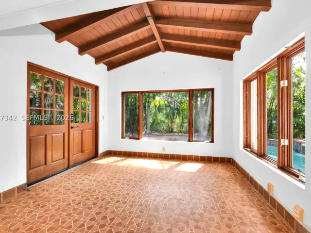 3-bedroom home for sale in Coral Gables - 5111 Maggiore St - MondialRealty