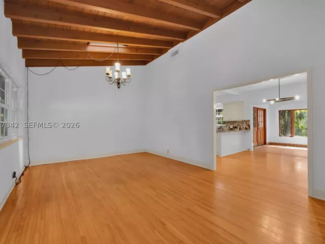 3-bedroom home for sale in Coral Gables - 5111 Maggiore St - MondialRealty