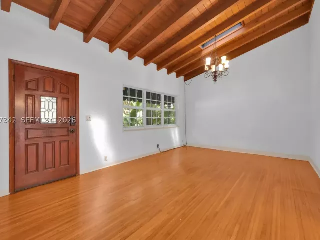 3-bedroom home for sale in Coral Gables - 5111 Maggiore St - MondialRealty