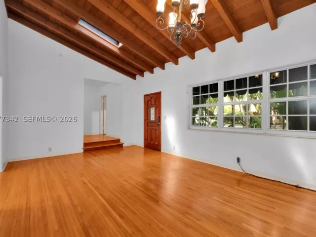 3-bedroom home for sale in Coral Gables - 5111 Maggiore St - MondialRealty