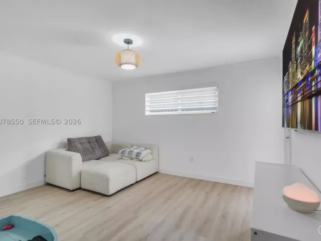 4-bedroom home for sale in Miami - 1327 SW 72nd Ave - MondialRealty