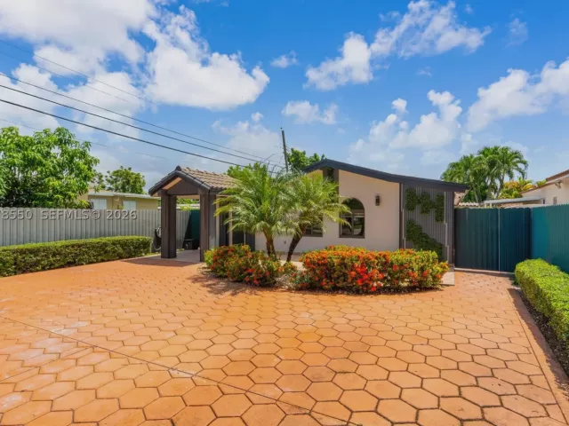 4-bedroom home for sale in Miami - 1327 SW 72nd Ave - MondialRealty