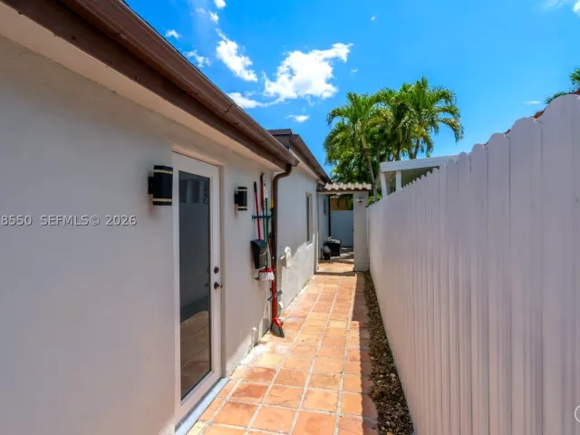 4-bedroom home for sale in Miami - 1327 SW 72nd Ave - MondialRealty