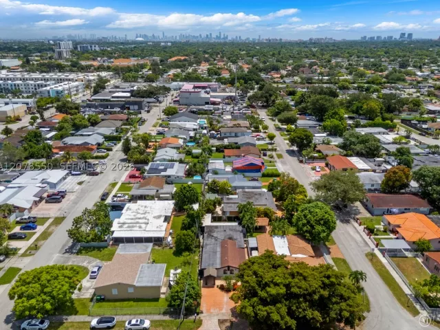 4-bedroom home for sale in Miami - 1327 SW 72nd Ave - MondialRealty