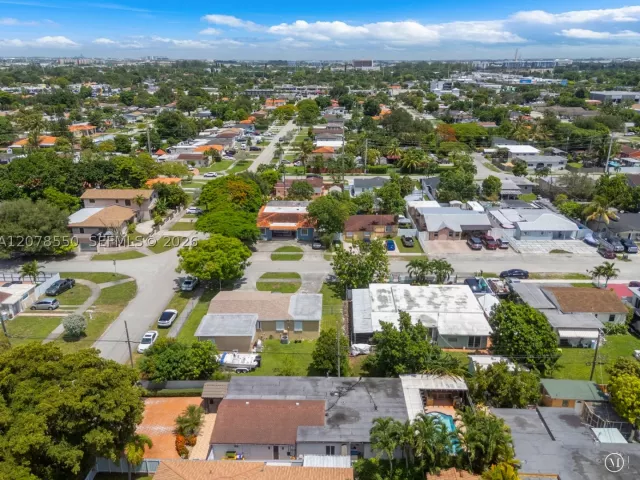 4-bedroom home for sale in Miami - 1327 SW 72nd Ave - MondialRealty