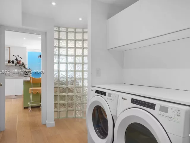 3-bedroom condo for sale in Key Biscayne - 881 Ocean Dr 10A - MondialRealty