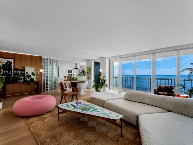 3-bedroom condo for sale in Key Biscayne - 881 Ocean Dr 10A - MondialRealty