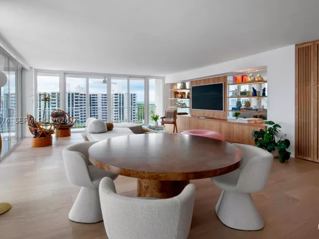 3-bedroom condo for sale in Key Biscayne - 881 Ocean Dr 10A - MondialRealty