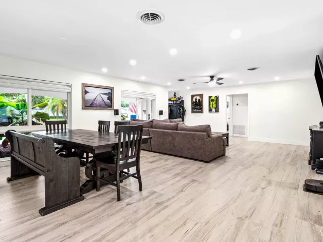 3-bedroom home for sale in Boca Raton - 648 SW 3RD Street - MondialRealty