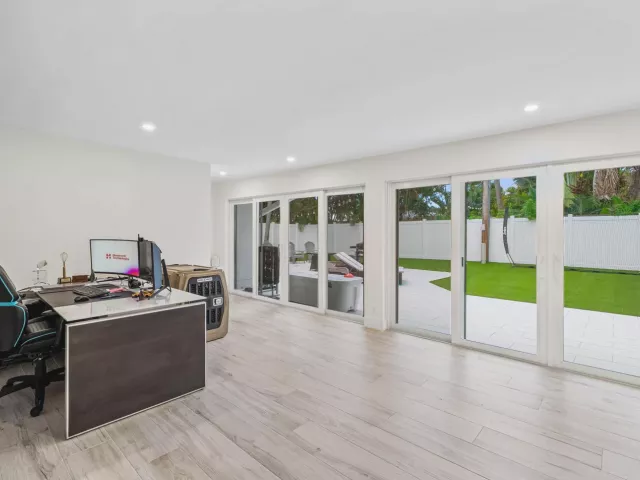 3-bedroom home for sale in Boca Raton - 648 SW 3RD Street - MondialRealty