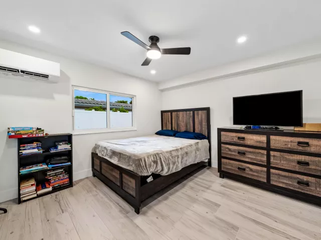 3-bedroom home for sale in Boca Raton - 648 SW 3RD Street - MondialRealty