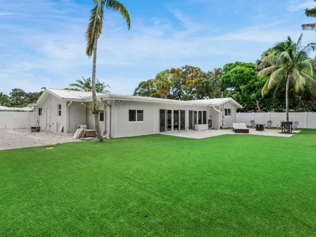 3-bedroom home for sale in Boca Raton - 648 SW 3RD Street - MondialRealty