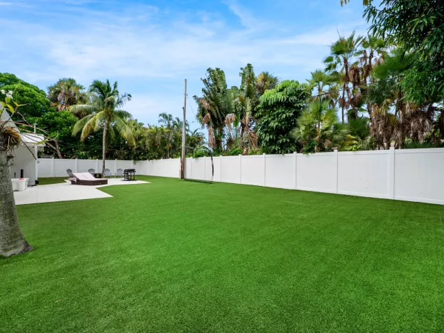 3-bedroom home for sale in Boca Raton - 648 SW 3RD Street - MondialRealty