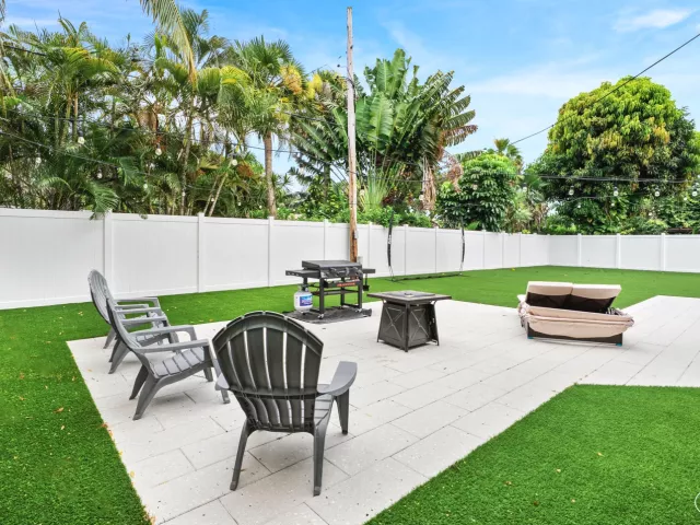 3-bedroom home for sale in Boca Raton - 648 SW 3RD Street - MondialRealty