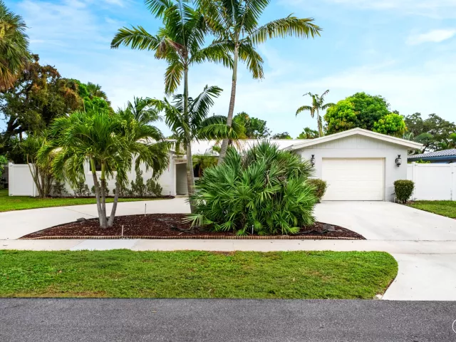 3-bedroom home for sale in Boca Raton - 648 SW 3RD Street - MondialRealty