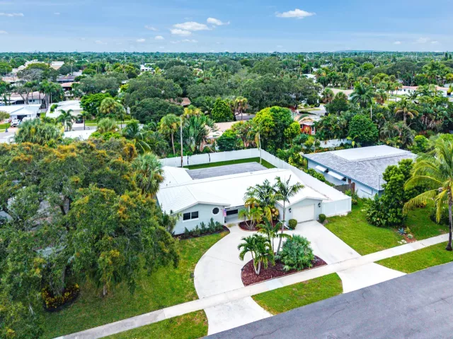 3-bedroom home for sale in Boca Raton - 648 SW 3RD Street - MondialRealty