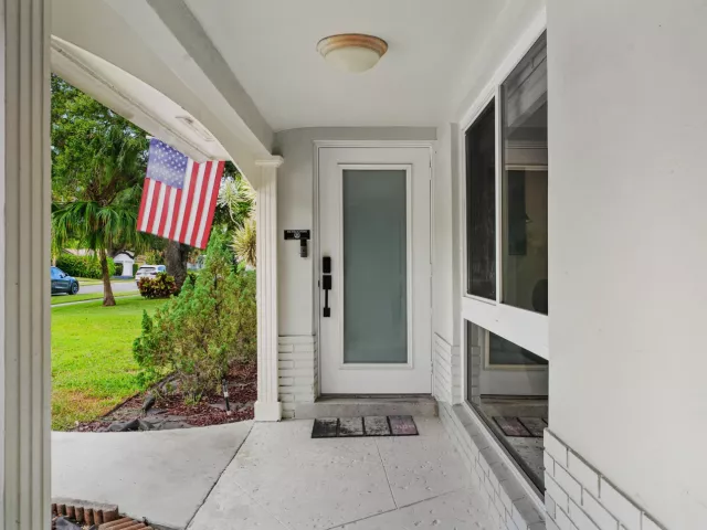 3-bedroom home for sale in Boca Raton - 648 SW 3RD Street - MondialRealty