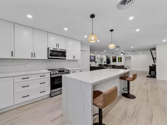 3-bedroom home for sale in Boca Raton - 648 SW 3RD Street - MondialRealty