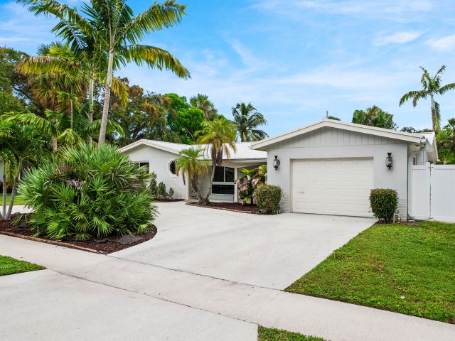 3-bedroom home for sale in Boca Raton - 648 SW 3RD Street - MondialRealty