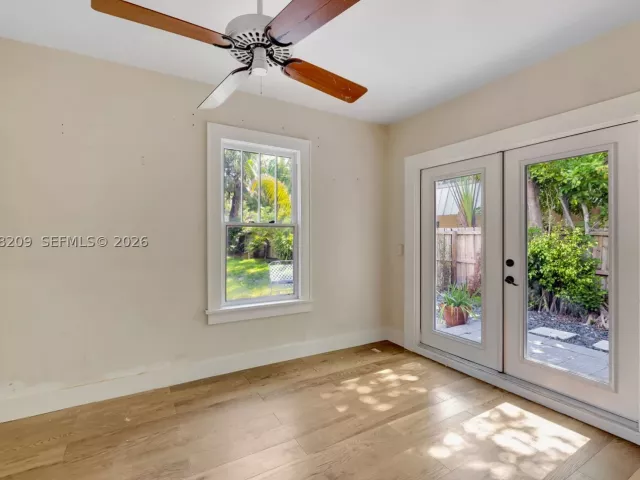 3-bedroom home for rent in Fort Lauderdale - 1031 SW 4th St - MondialRealty