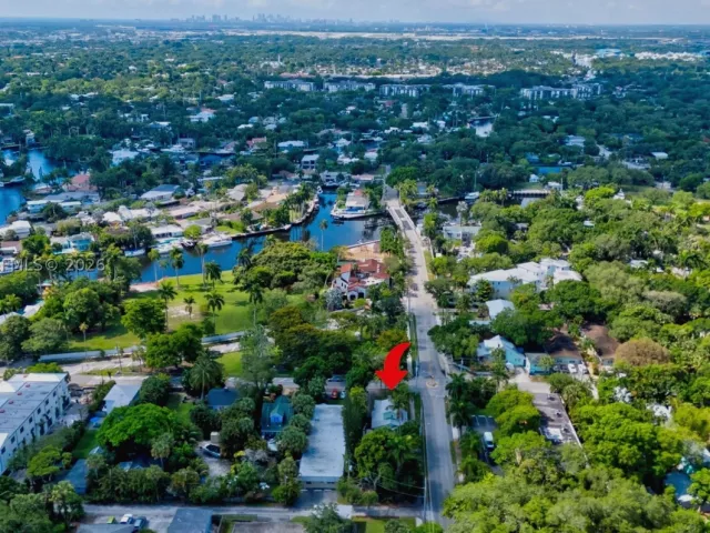 3-bedroom home for rent in Fort Lauderdale - 1031 SW 4th St - MondialRealty