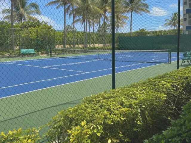 2-bedroom condo for rent in Hallandale Beach - 2080 S OCEAN Drive 505 - MondialRealty