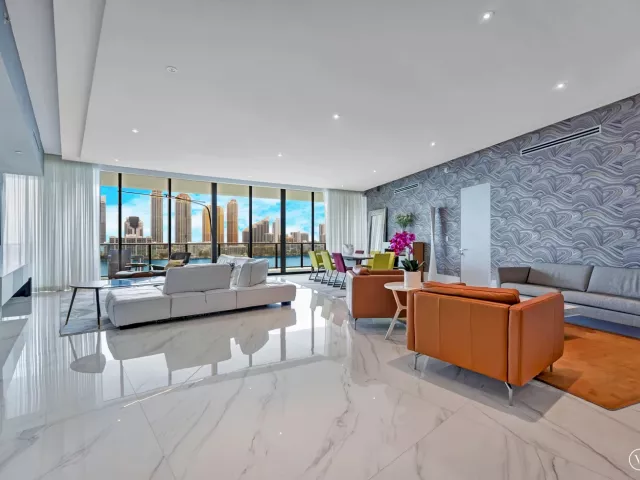4-bedroom condo for rent in Aventura - 5000 ISLAND ESTATES Drive 805 - MondialRealty