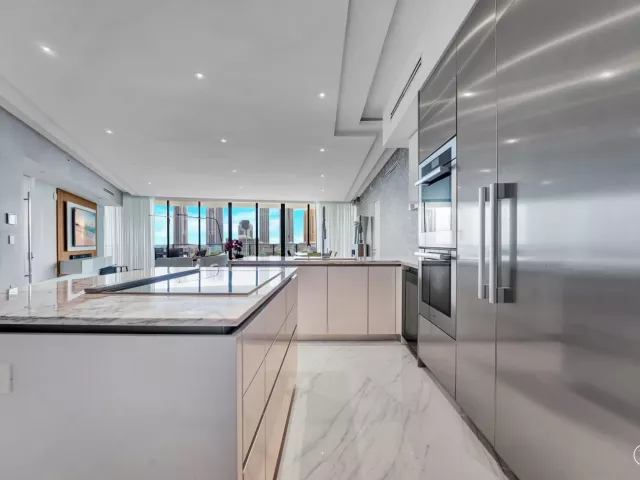 4-bedroom condo for rent in Aventura - 5000 ISLAND ESTATES Drive 805 - MondialRealty