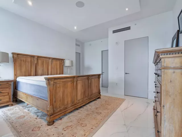 4-bedroom condo for rent in Aventura - 5000 ISLAND ESTATES Drive 805 - MondialRealty